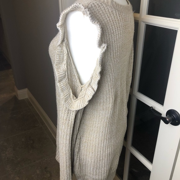 Sweater! Cute as ever! - Picture 2 of 2